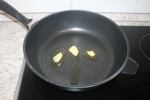 22 - Butterschmalz in Pfanne erhitzen / Heat up ghee in pan
