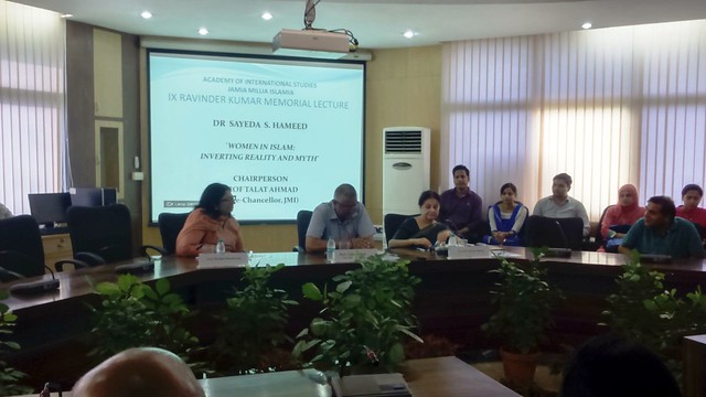 Ravinder Kumar Lecture - Dr Hameed, to her right VC Prof. Talat Ahmad and Prof. Rashmi Doraiswamy I