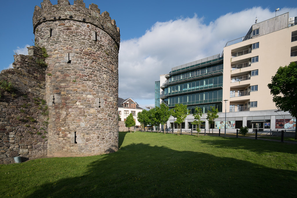 THE WATCH TOWER IN WATERFORD CITY [PHOTOGRAPHED MAY 2016]-120901