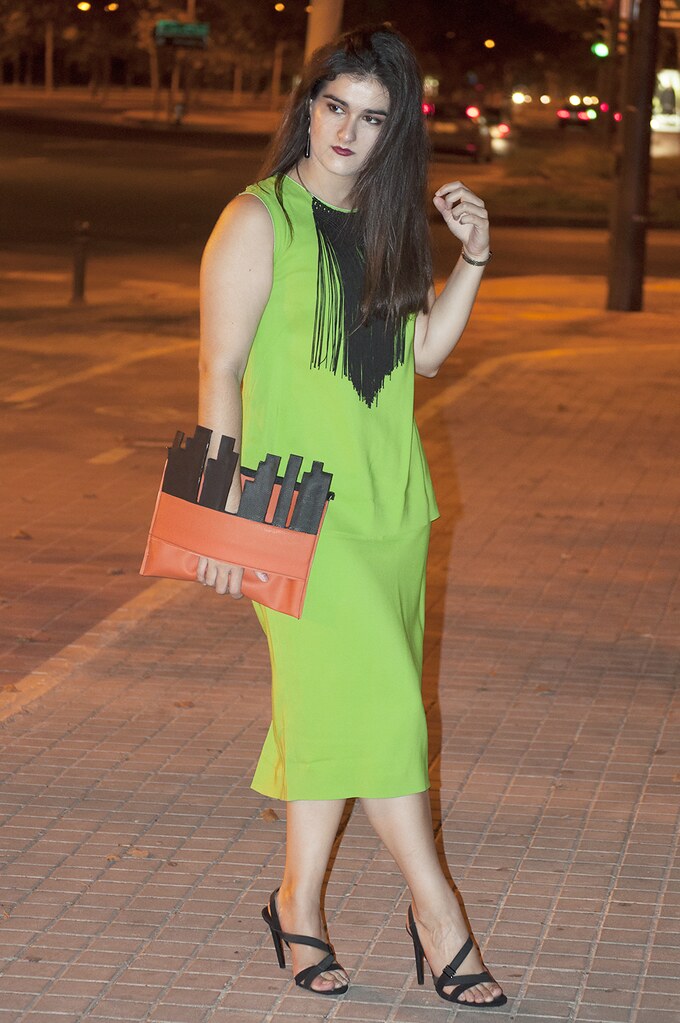 something fashion valencia blogger spain, DIY clutch modern fake leather, green dress maxmara sportmax