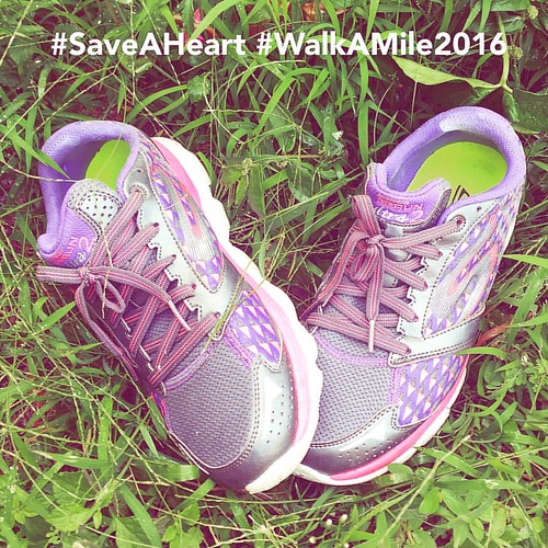 Put my purple shoes on today to walk more! Let's reach above 10k steps today. Tomorrow I'll be joining WalkaMile2016 at https://www.dearnestle.com.my/event/walk-a-mile2016 .. #SaveAHeart #NestleOmegaPlus #fitness #blogger #health #WalkAMile2016