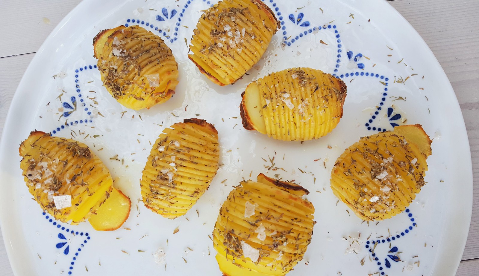 Recipe for Homemade Swedish Hasselback Potatoes 