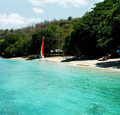  salah satu pulau mungil yang kecantikannya sudah mulai populer dikalangan para traveler Info Wisata : Wisata Pulau Moyo atau Moyo Island Sumbawa