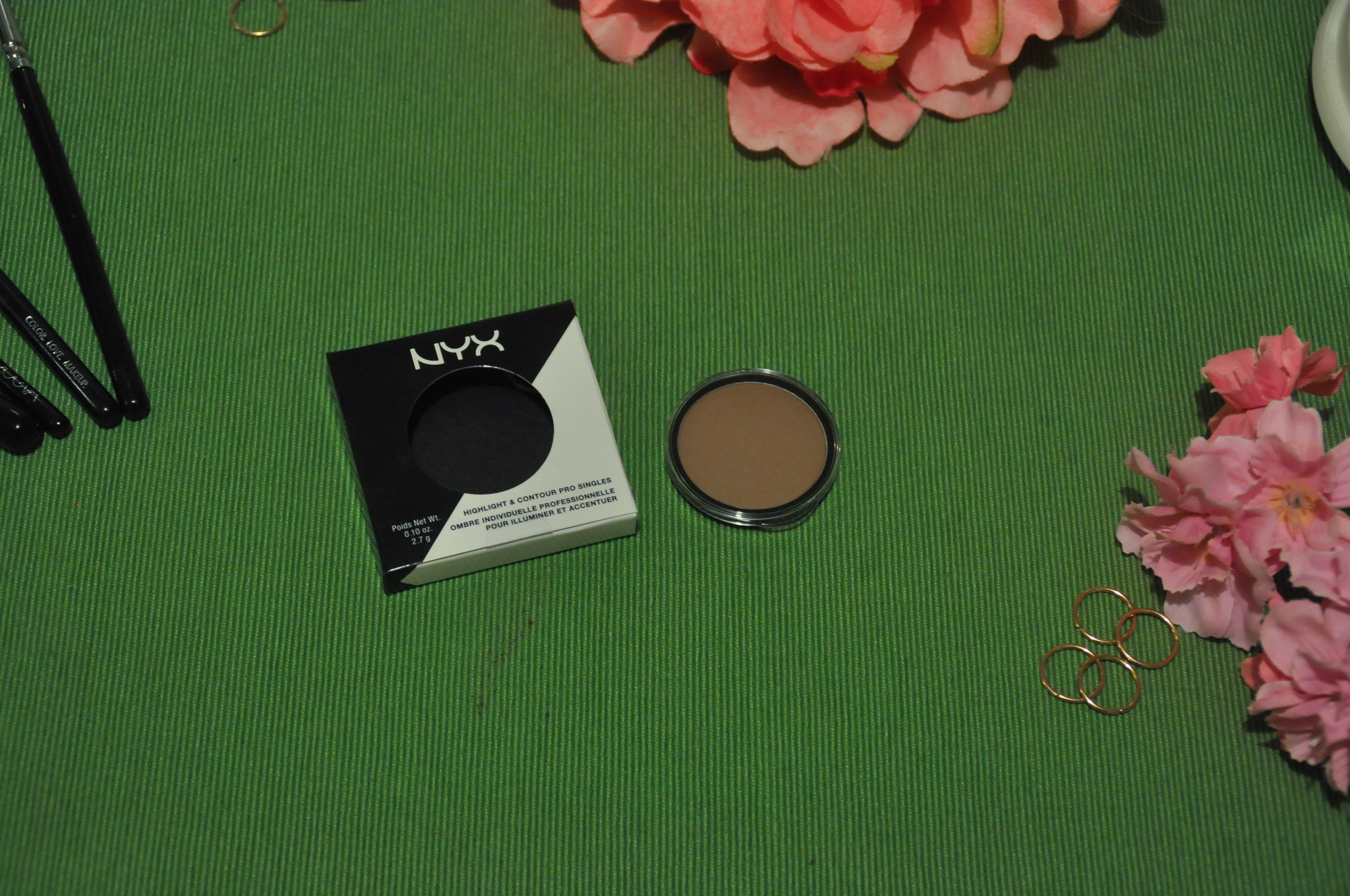 NYX Contour Pro Single in Sculpt and Sculpt and Highlight Face Duo in Taupe/Ivory