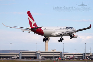 Qantas A330-202 VH-EBP