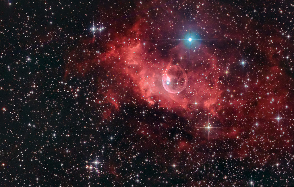 Bubble nebula 28757596611_82d90f21dd_b