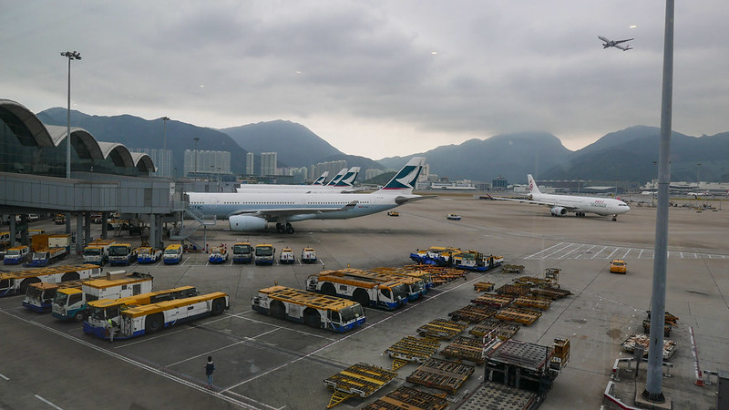 28730924411 3c33390a3a c - REVIEW - Cathay Pacific: The Pier First Class Lounge, HKG (Lunch service)