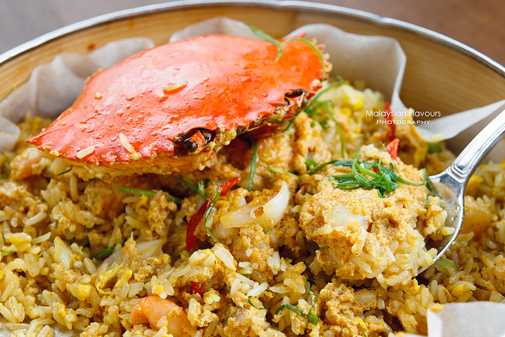 Ruyi & Lyn Bangsar crab curry fried rice