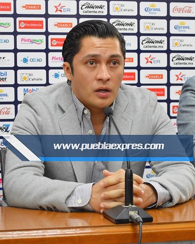 DSC_0020 [PRESENTACIÓN] El Club Puebla presento de manera oficial a su timonel Ricardo Valiño Apertura 2016 | Liga Bancomer MX Fotografía Mara González Puebla Exprés para Mv Fotografía Profesional / Edición y retoque www.pueblaexpres.com